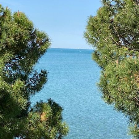 Apartment Mit Meerblick Am Strand Costa Azzura غرادو المظهر الخارجي الصورة