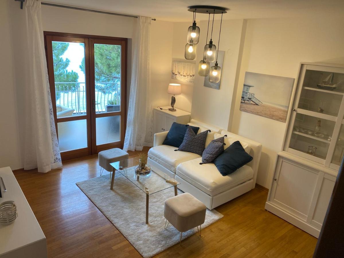 Apartment Mit Meerblick Am Strand Costa Azzura غرادو المظهر الخارجي الصورة