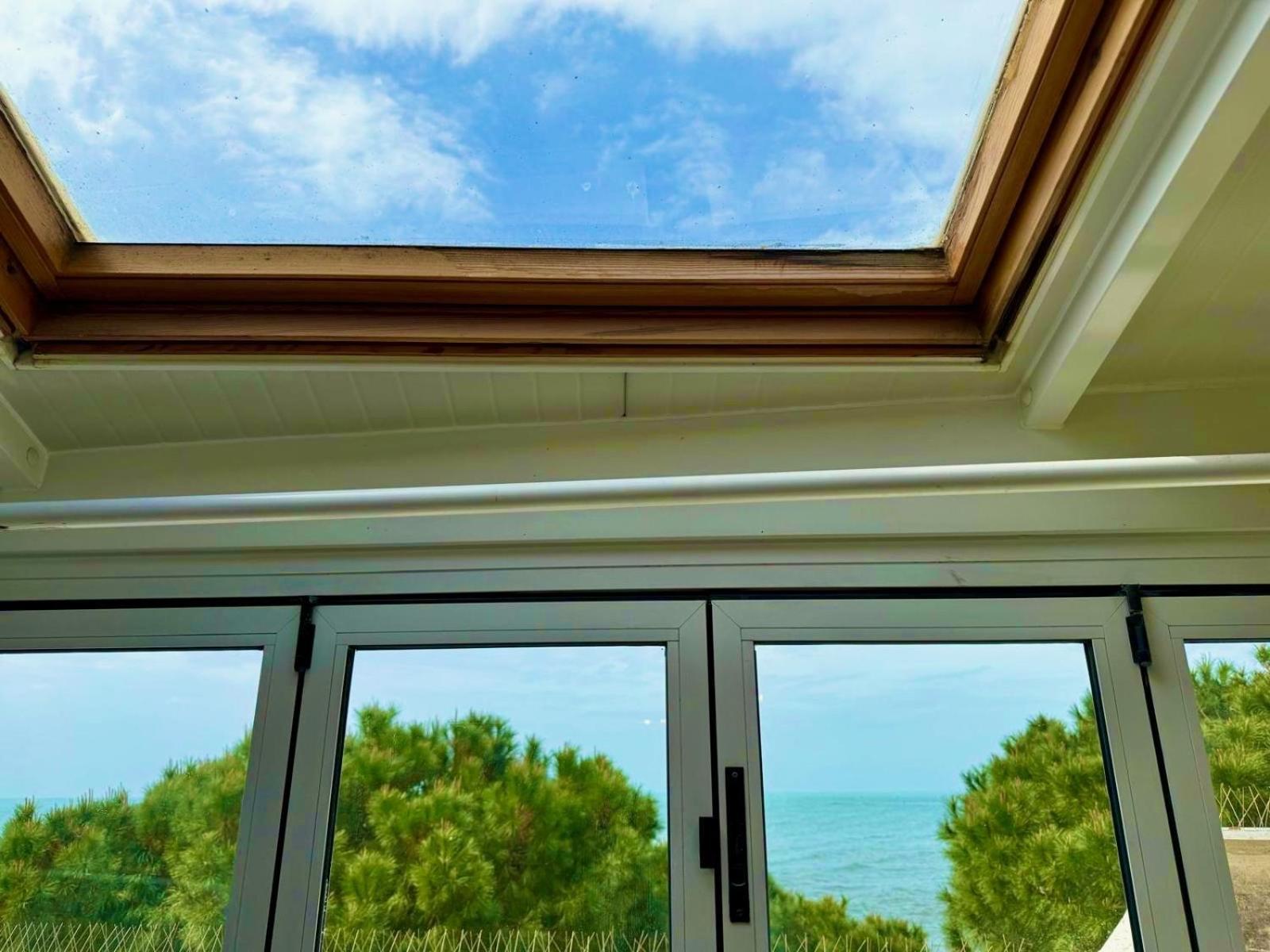 Apartment Mit Meerblick Am Strand Costa Azzura غرادو المظهر الخارجي الصورة