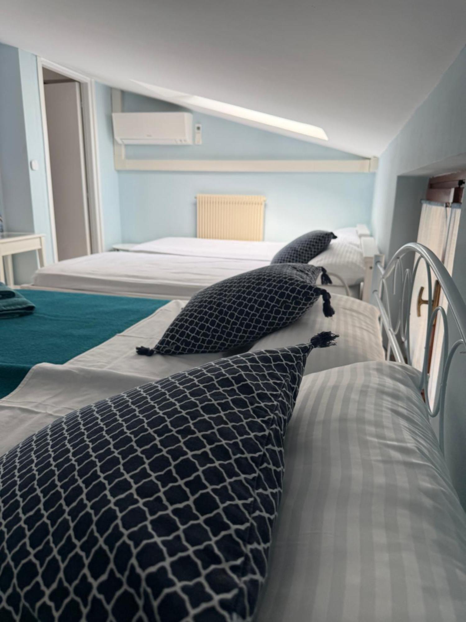 Apartment Mit Meerblick Am Strand Costa Azzura غرادو المظهر الخارجي الصورة